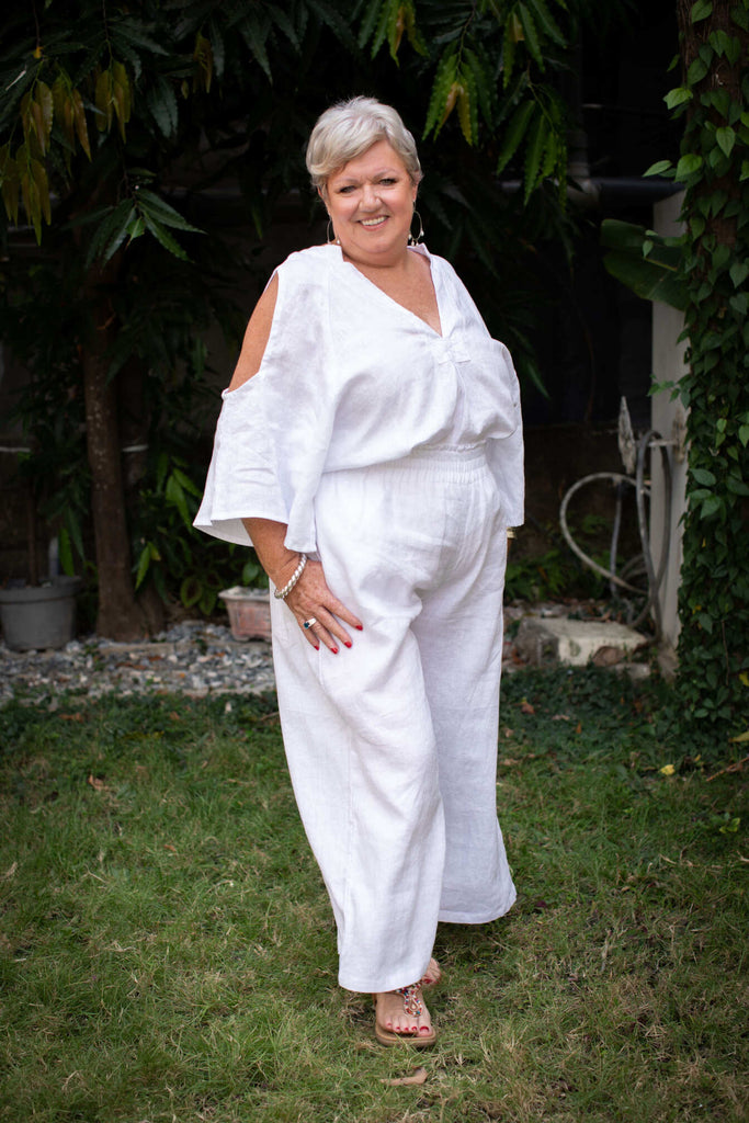 Taleeta - Tops - Boho Breeze  - White - Linen - size XXL tucked in