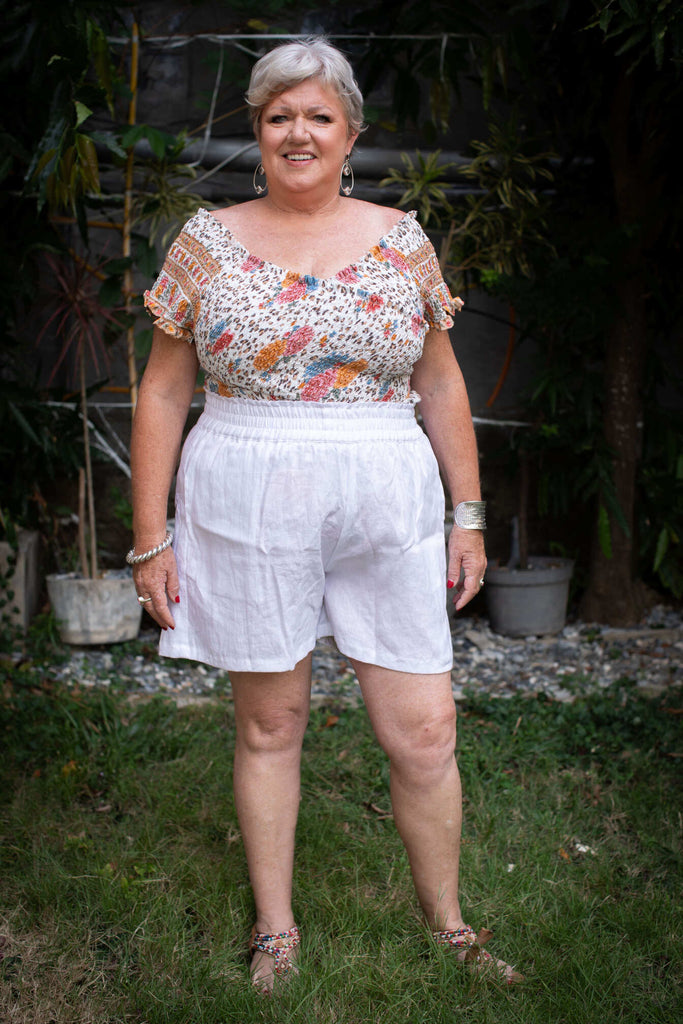 Off Shoulder Top - Jungle White - Size: XXL tucked into shorts