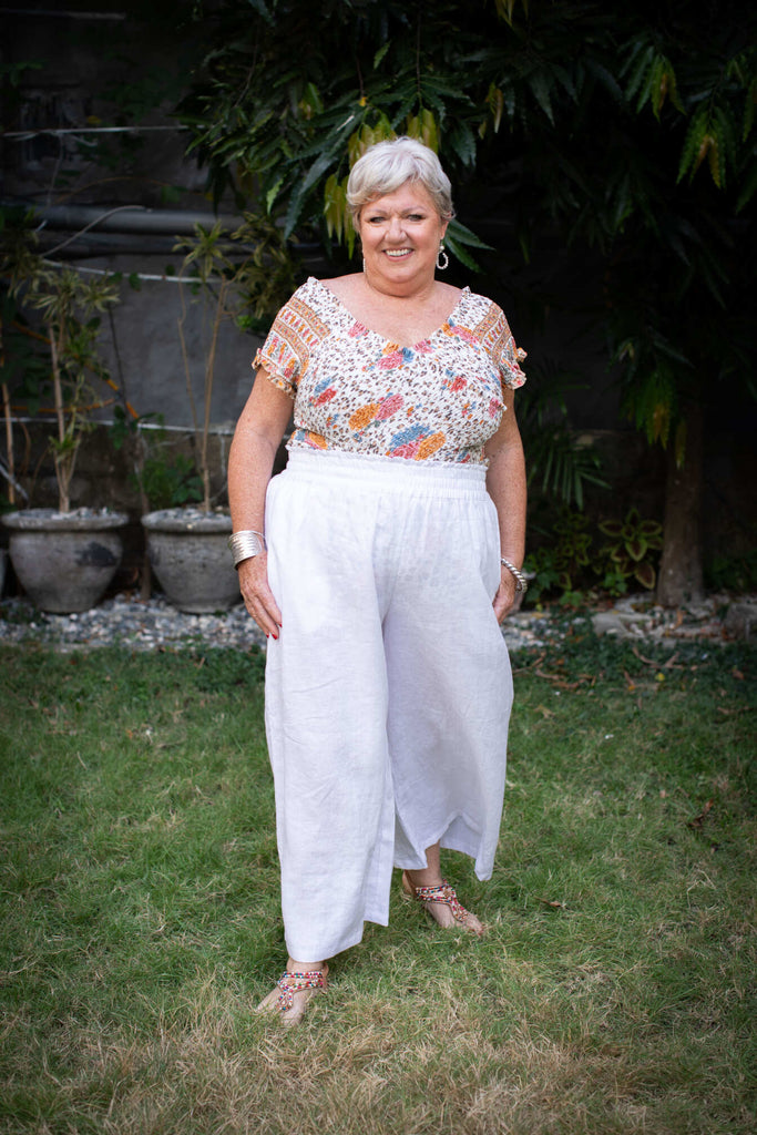 Off Shoulder Top - Jungle White - Size:  XXL tucked in