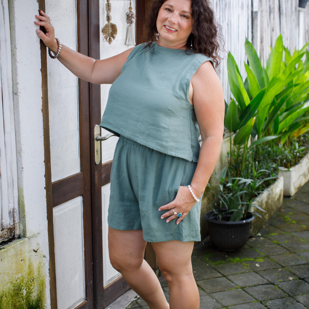 Linen Shorts - sage - sizeL: L