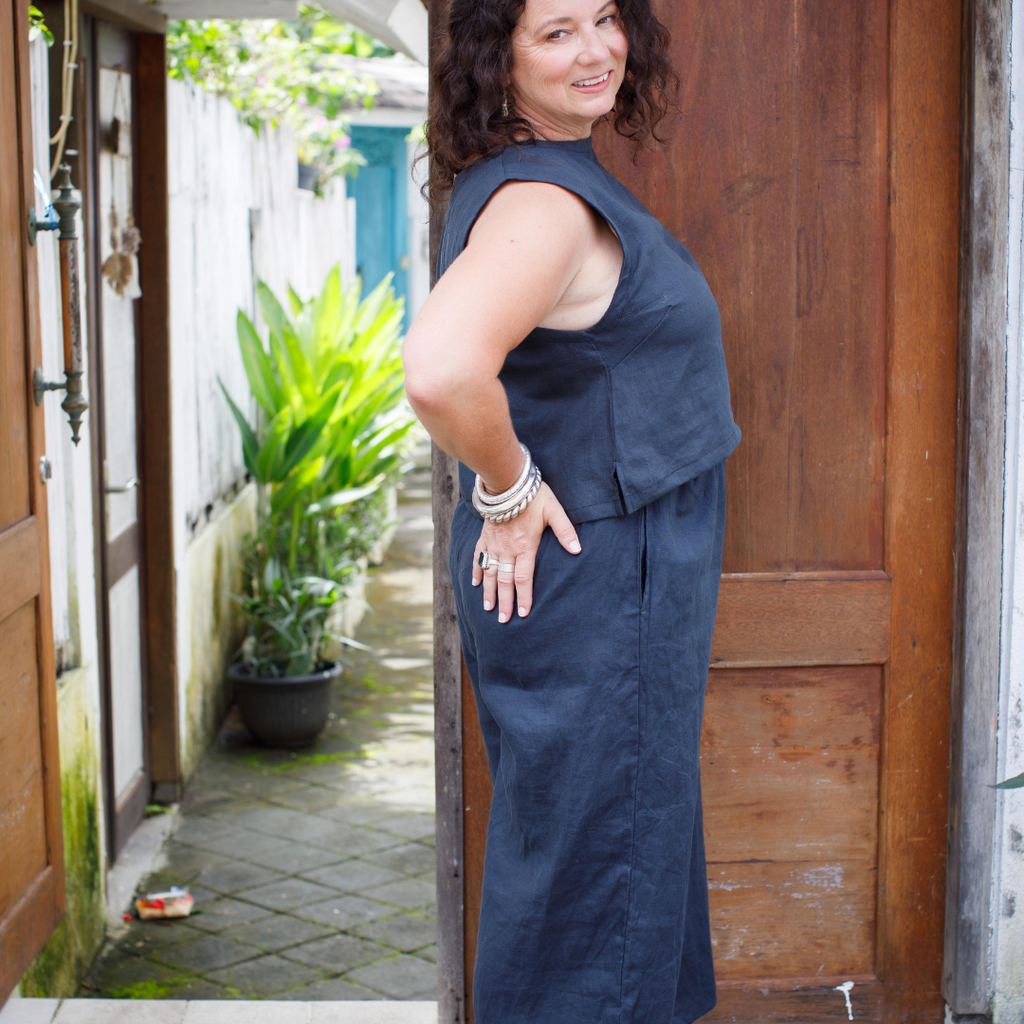 Linen sleeveless top - size: 16 - side