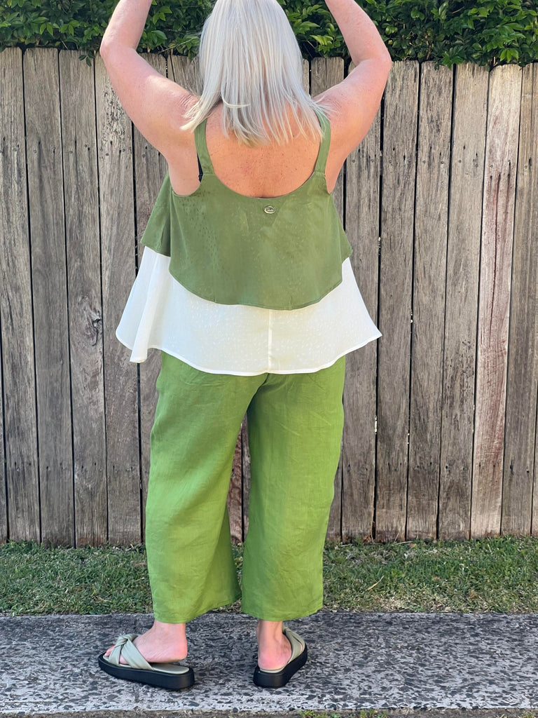 Taleeta - linen pants - green - back arms up