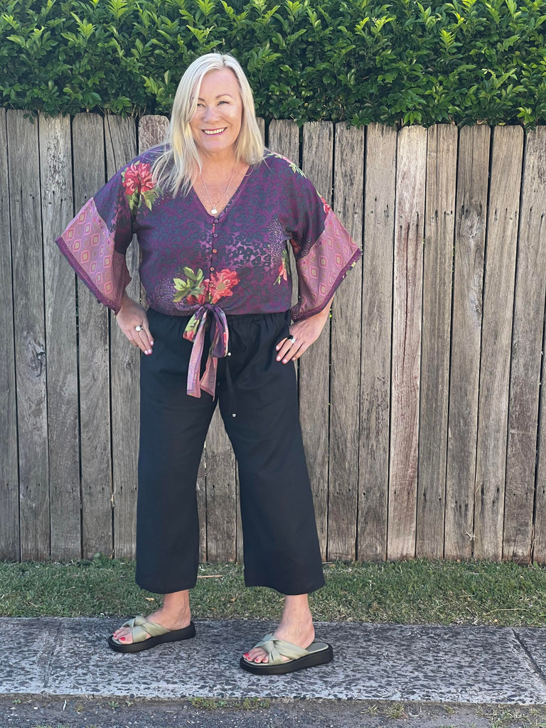 Taleeta - tie front top - jungle hibiscus - sleeve